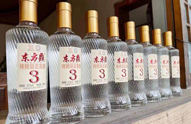 东方鼎适合自己人喝的酒： 价格亲民纯粮固态，口感不输名酒 